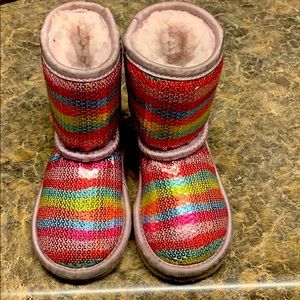 Uggs size 7 toddler